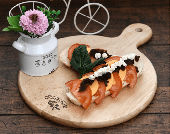 콩비지포카치아 샌드위치 완성 사진