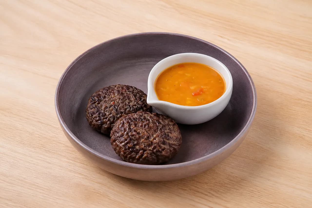 함박스테이크&토마토카레소스 완성 사진